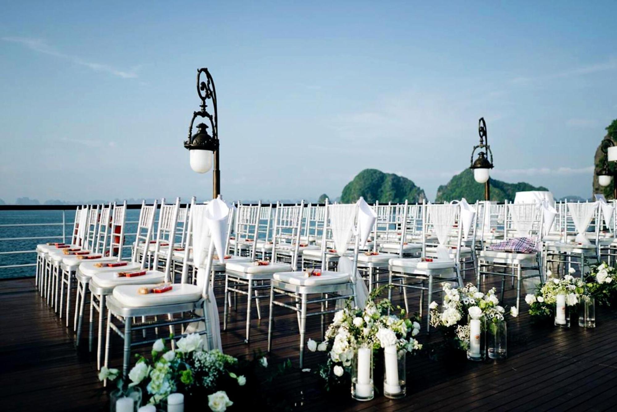 Ambassador Cruise Halong Bay 호텔 하롱 외부 사진