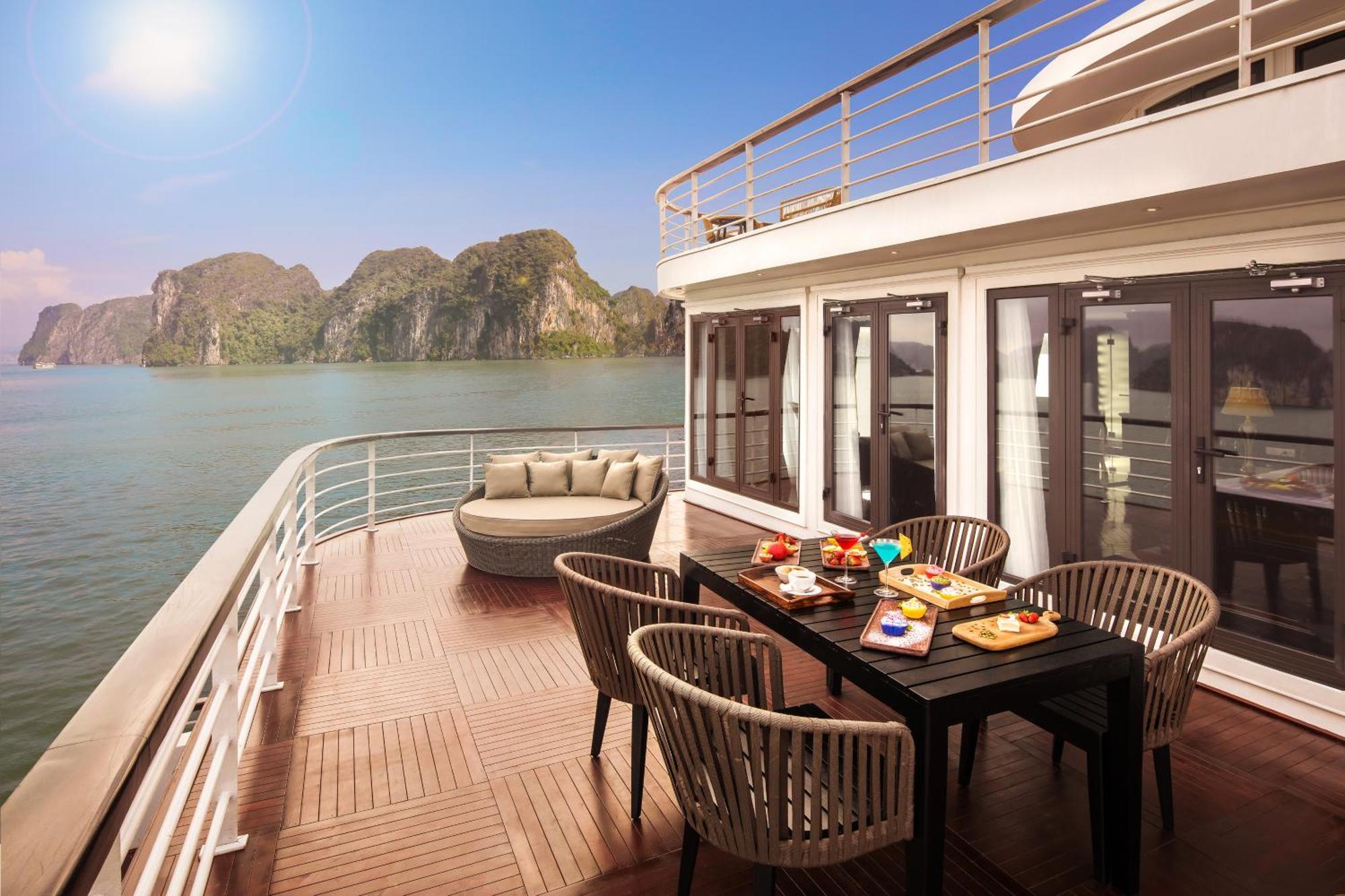 Ambassador Cruise Halong Bay 호텔 하롱 외부 사진