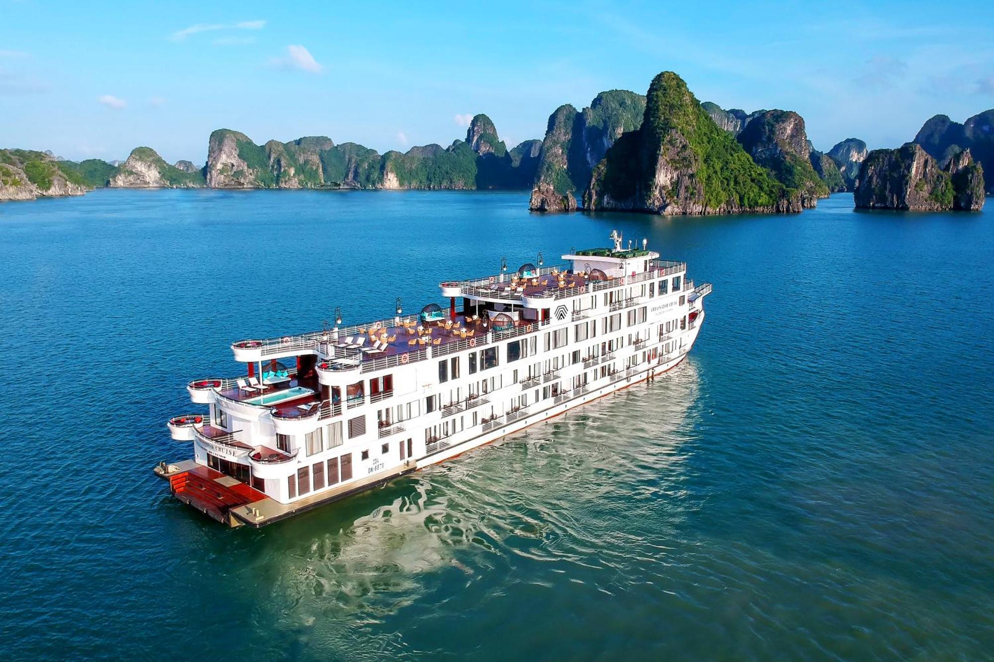 Ambassador Cruise Halong Bay 호텔 하롱 외부 사진
