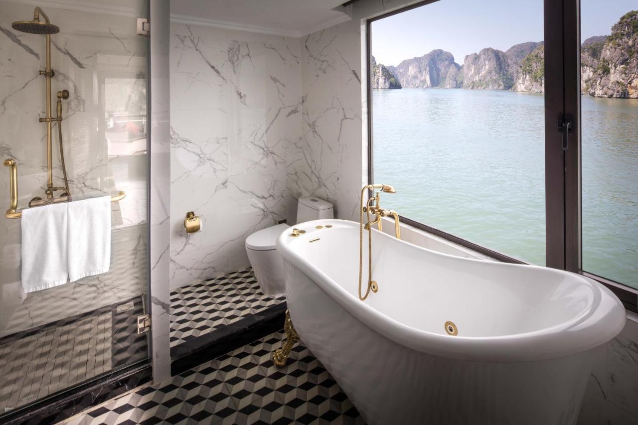 Ambassador Cruise Halong Bay 호텔 하롱 외부 사진