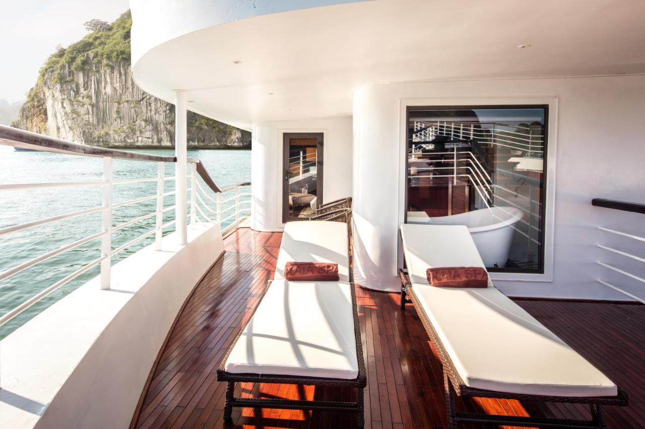Ambassador Cruise Halong Bay 호텔 하롱 외부 사진