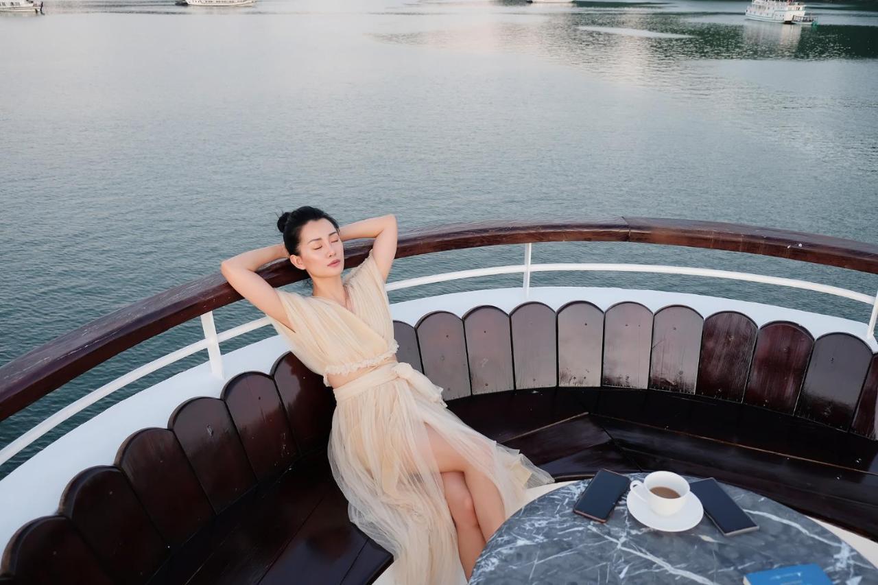 Ambassador Cruise Halong Bay 호텔 하롱 외부 사진
